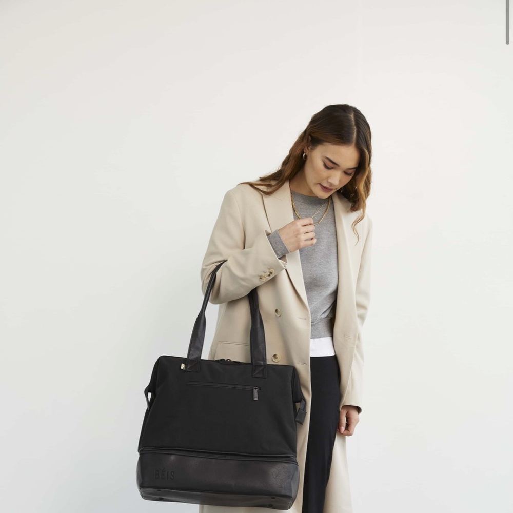 BEIS - The Convertible Mini Weekender in Black
